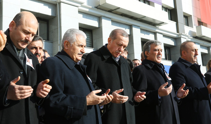 Şehit polisler için tören düzenlendi - Resim : 1
