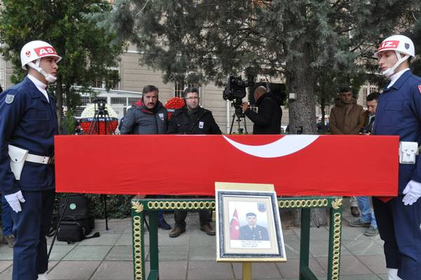 Afrin şehitlerine veda - Resim : 1