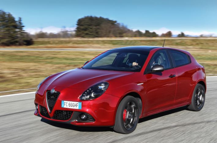 Alfa Romeo'da 'yarı yarıya' seçeneği - Resim : 1