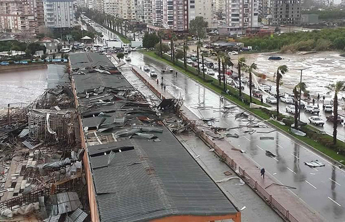 Antalya'da hortum can aldı, 1 kayıp, 11 yaralı - Resim : 1
