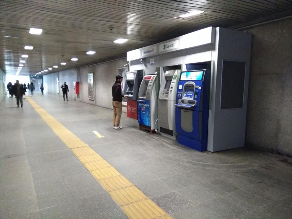 İstanbul metrosuna ATM'ler tekrar yerleştirildi - Resim : 1
