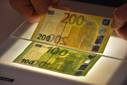 ECB, yeni 100 ve 200'lük euro banknotları tanıttı - Resim : 3