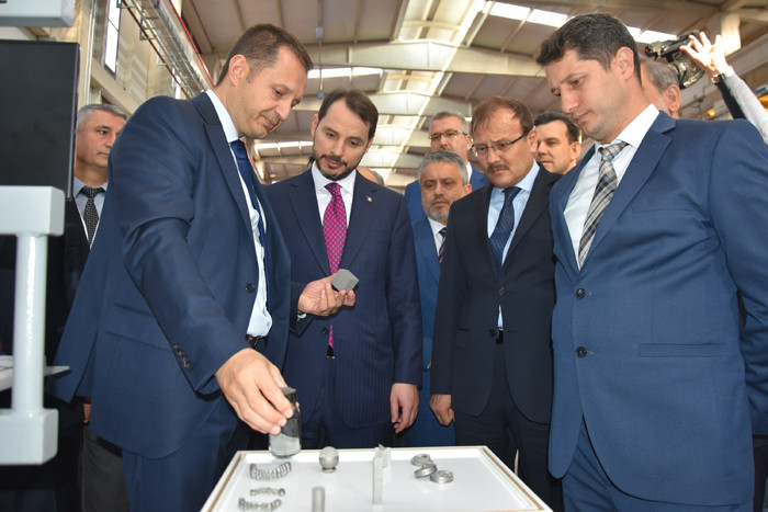 Bakan Albayrak, Ermaksan’ın çip tesisini gezdi - Resim : 1