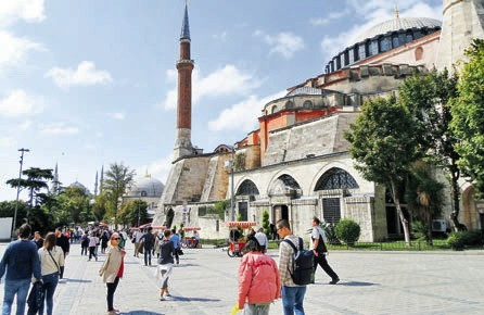 Güz renkleriyle süslenirken İstanbul - Resim : 1