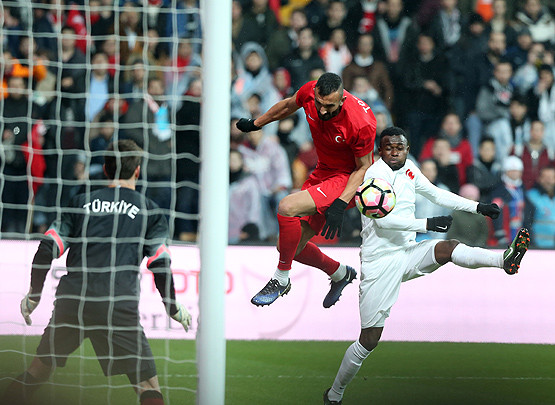 Yıldızlar teröre karşı sahaya çıktı - Resim : 3