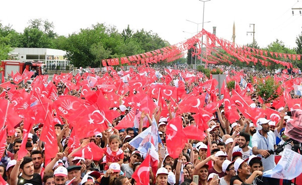 İnce Diyarbakır'da konuştu: Üretim ekonomisine geçeceğiz - Resim : 1