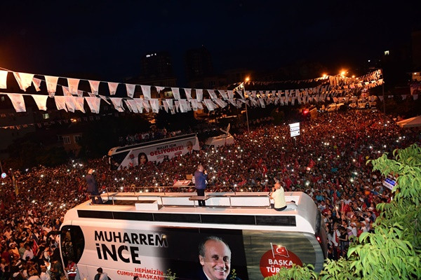 "Türkiye'de ilk kez bir kişi seçilmeden icraat yapıyor" - Resim : 1