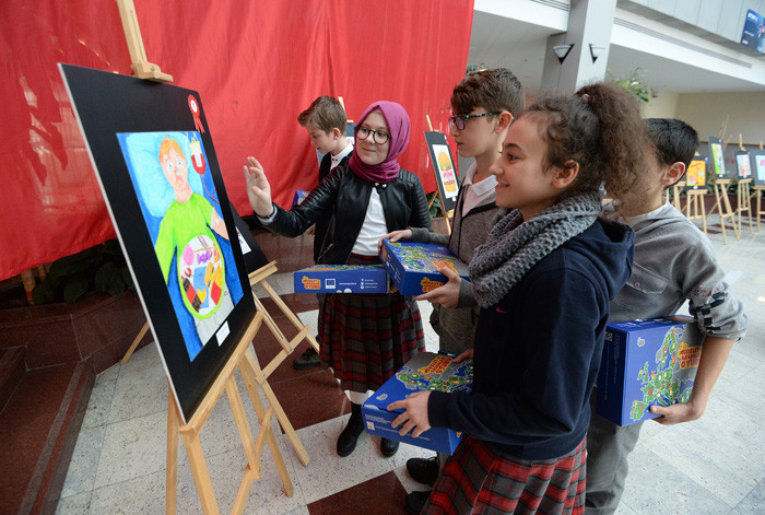 Obeziteyi resimlerine yansıttılar - Resim : 1