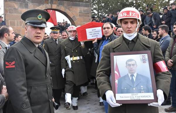 Afrin şehitlerine veda - Resim : 4