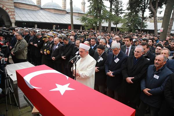 Şehit asker Kocaeli'de son yolculuğuna uğurlandı - Resim : 1