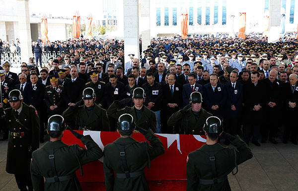 Şehit pilotlar son yolculuğuna uğurlandı - Resim : 1