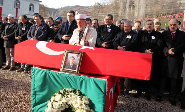 Afrin şehitlerine veda - Resim : 5