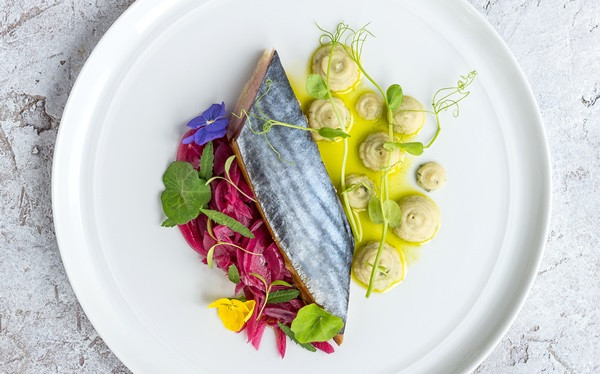 Yerelden evrensele bir mönü için arkadaşlarıyla mutfakta… - Resim : 4